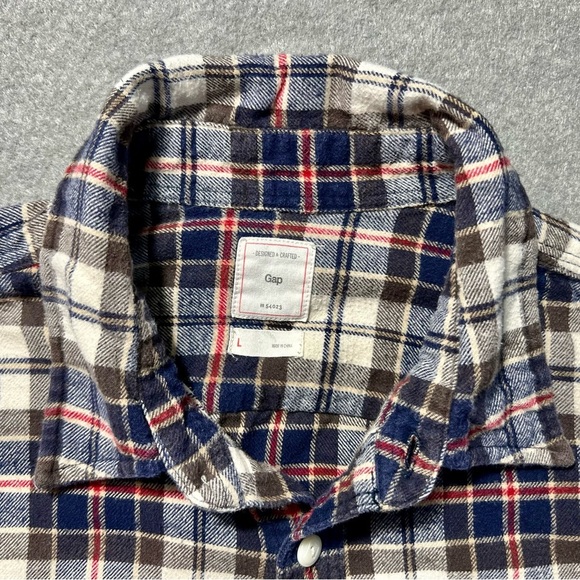 Gap Men’s Flannel Shirt Large Red Gray Plaid Button Up Cotton Long Sleeve Casual - Picture 3 of 5
